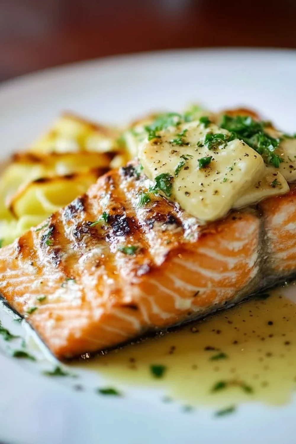 Grilled Salmon With Garlic-Butter Sauce